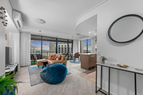 A Touch of Class - 2Bed-2Bath-1Car-Balcony-Views - CBD